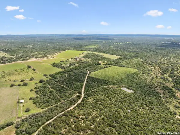 547 County Road 3401, Hondo, TX 78861