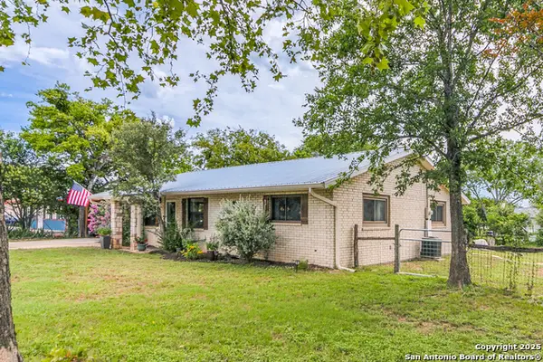103 Amber Dr, Comfort, TX 78013