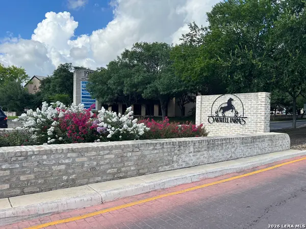 83 Oakwell Farms Pkwy #83, San Antonio, TX 78218