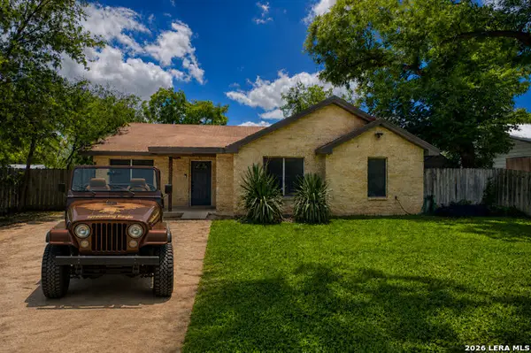 221 N Crisp St, Uvalde, TX 78801