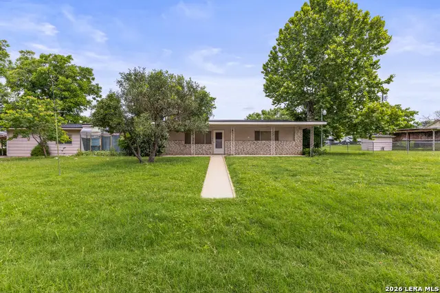 212 Bluebonnet St, Burnet, TX 78611 - #1