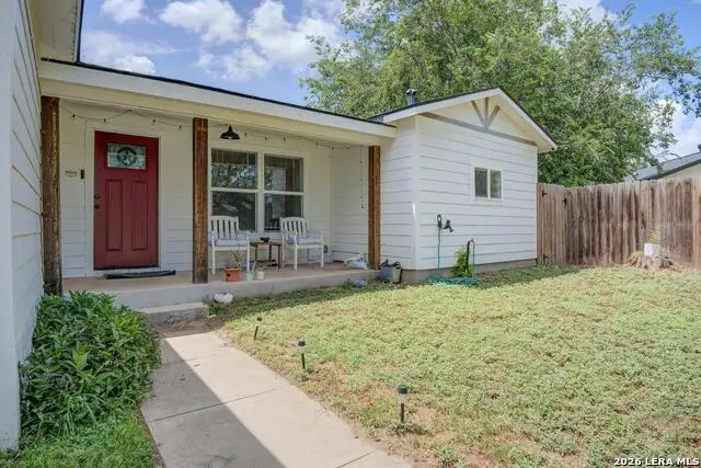 303 Lee Dr, Devine, TX 78016 - #1