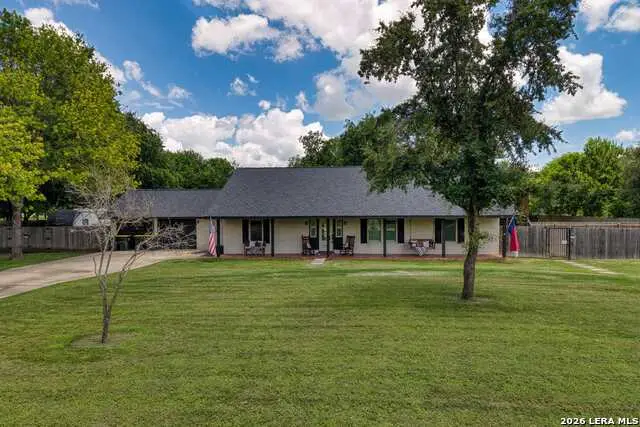 207 Woodlake Dr, McQueeney, TX 78123 - #1
