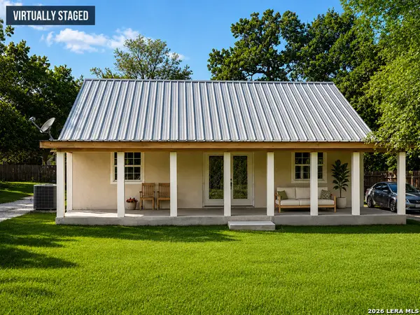 21825 Priest Rd, Elmendorf, TX 78112