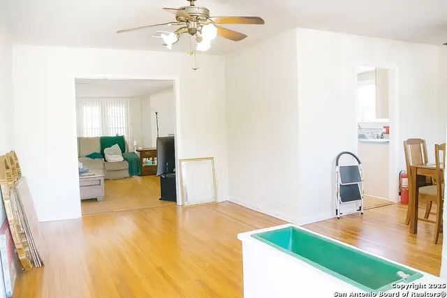 1266 W Elsmere Pl, San Antonio, TX 78201 - #3