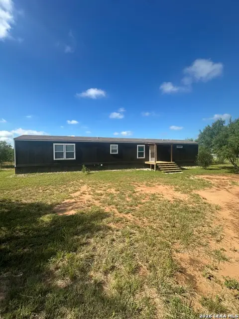 825 County Road 640, Hondo, TX 78861
