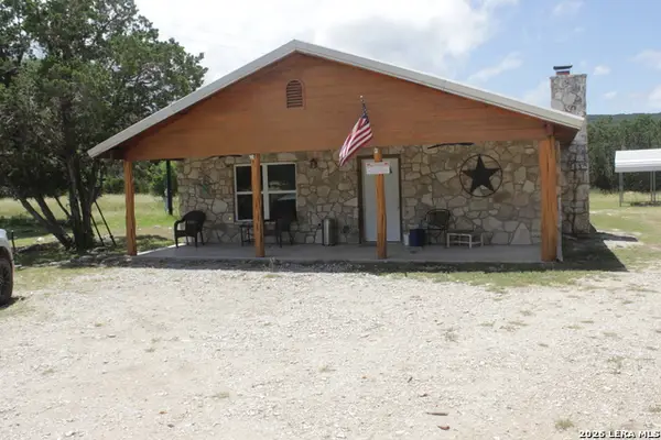 898 Old Rocksprings Road, Leakey, TX 78873