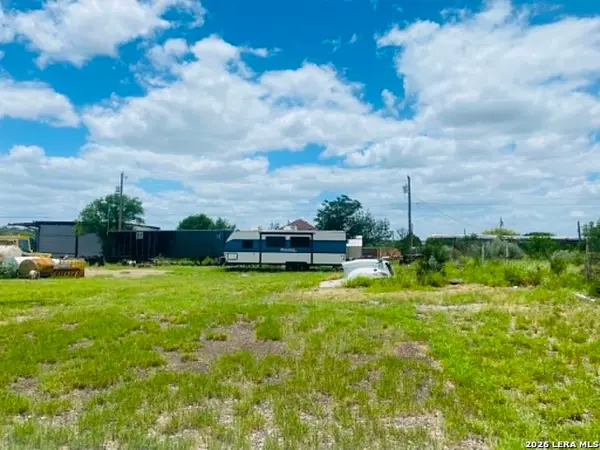 4146 Spike Hill Dr, Eagle Pass, TX 78852