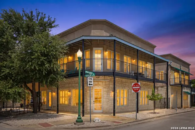 979 N Academy Ave #APT 2, New Braunfels, TX 78130 - #3