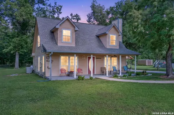 226 Crest Ln, Onalaska, TX 77360