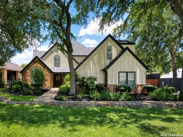 230 W Hosack St, Boerne, TX 78006 - #1
