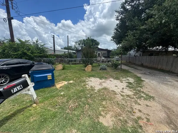 714 Hough, Adkins, TX 78101