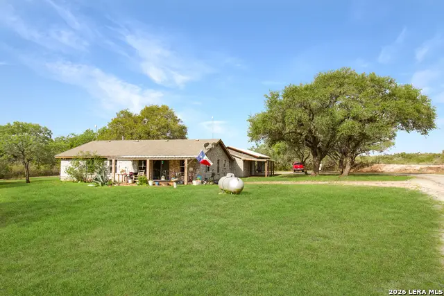 164 Bobwhite Trl, Beeville, TX 78102 - #3
