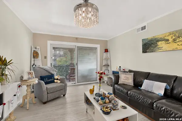 8702 Village Dr #213, San Antonio, TX 78217
