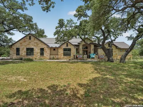 1467 Palomino Springs Dr, Bandera, TX 78003