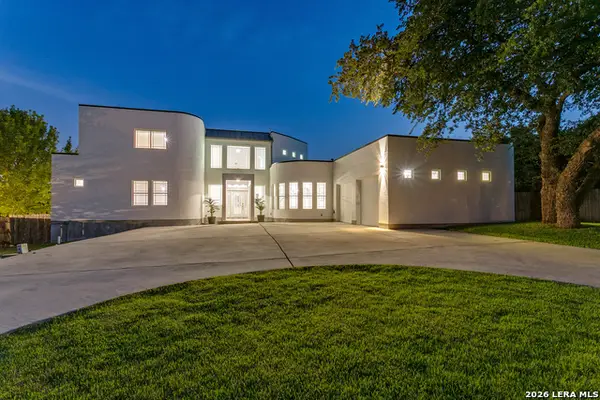 910 Silent Hollow, San Antonio, TX 78260