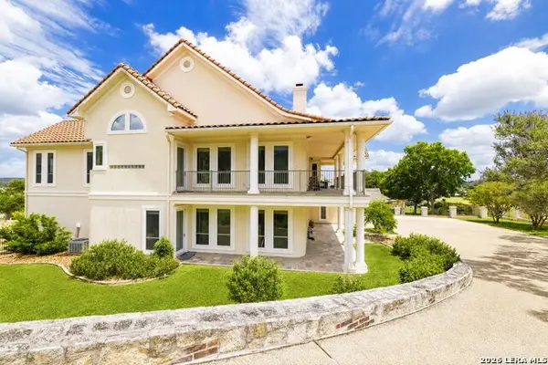 107 Deerwood Drive, Kerrville, TX 78028