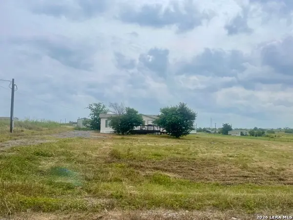 245 Ridge Run Dr, Seguin, TX 78155