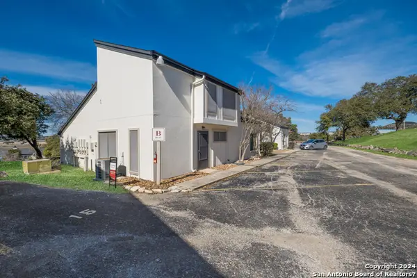 1101 Parkview Dr #B15, Canyon Lake, TX 78133