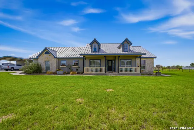 247 S Palo Alto, Floresville, TX 78114 - #1