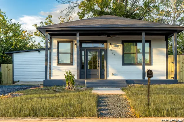 535 Austin St, Pleasanton, TX 78064 - #1