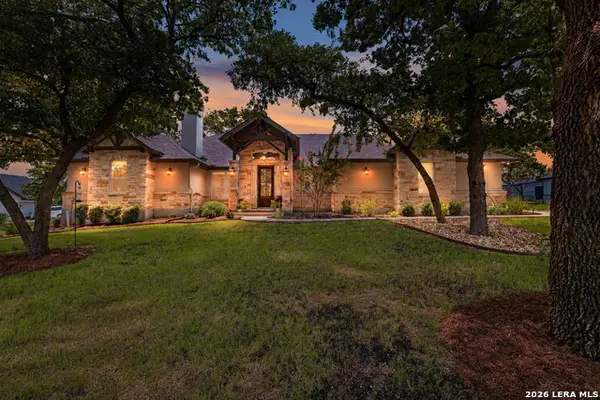 125 N Tranquility Dr, La Vernia, TX 78121