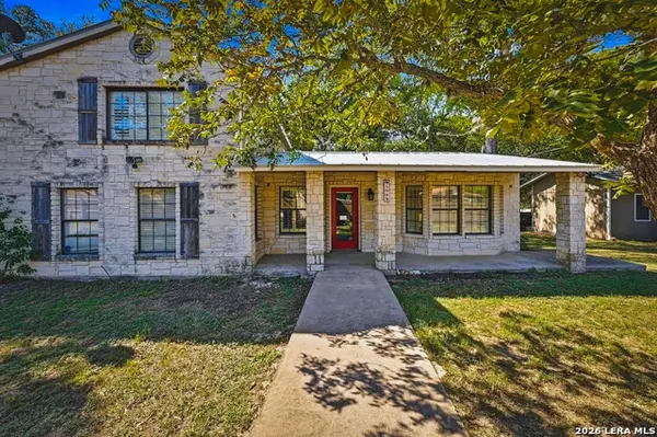 1005 4th St, Blanco, TX 78606