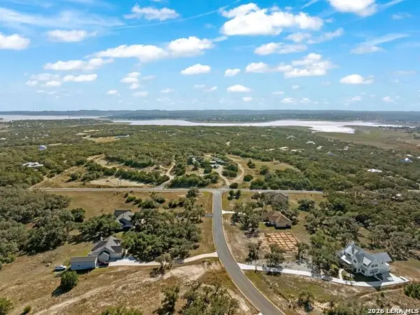 901 Cedar Rise Dr, Canyon Lake, TX 78133
