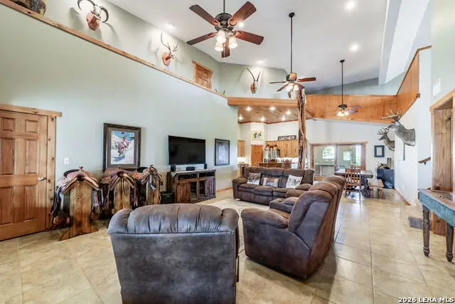 548 Franklin Ln, Yancey, TX 78886 - #3