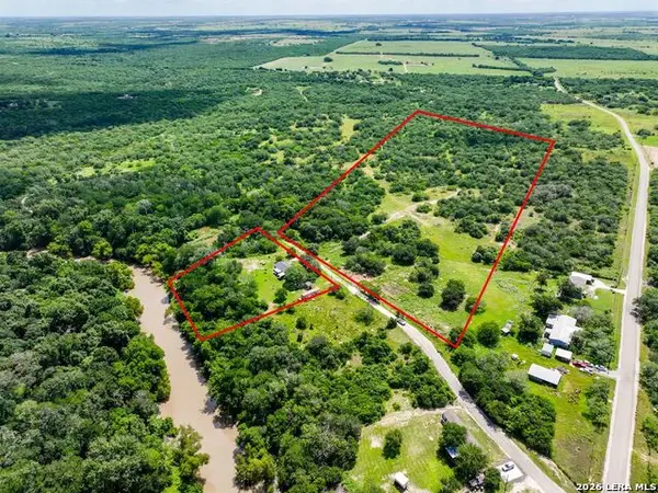 237 County Road 393, Runge, TX 78151