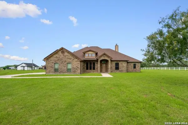 16371 Borregas Rd, Elmendorf, TX 78112