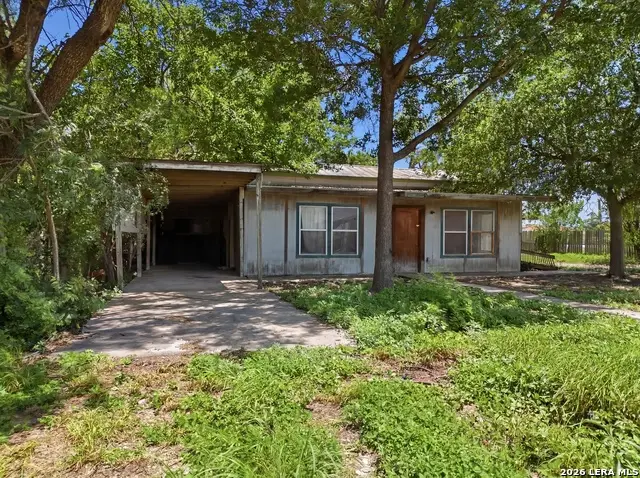 312 E Brazos St, Uvalde, TX 78801 - #1