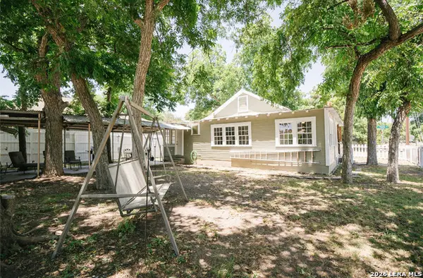 793 N Houston Avenue, New Braunfels, TX 78130