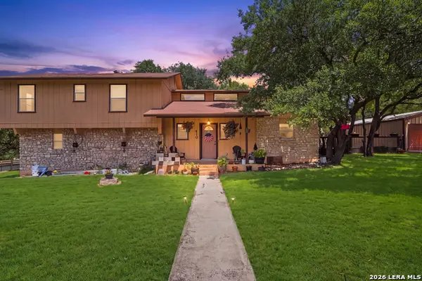 410 Susie Dr, Canyon Lake, TX 78133