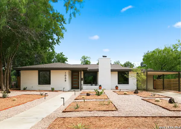 1068 Ivy Ln, Terrell Hills, TX 78209
