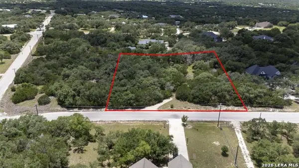 1061 Cielo Springs Dr, Blanco, TX 78606