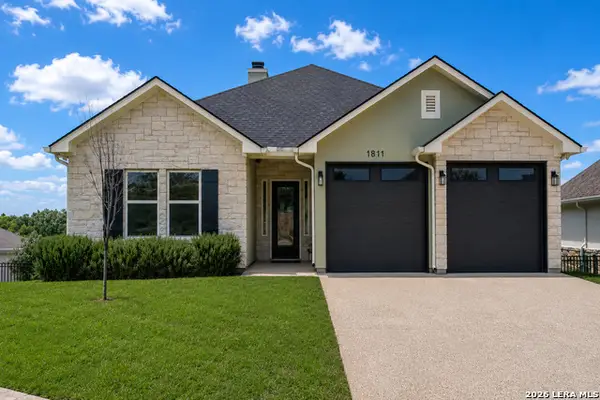 1811 Chateau Lane, Kerrville, TX 78028