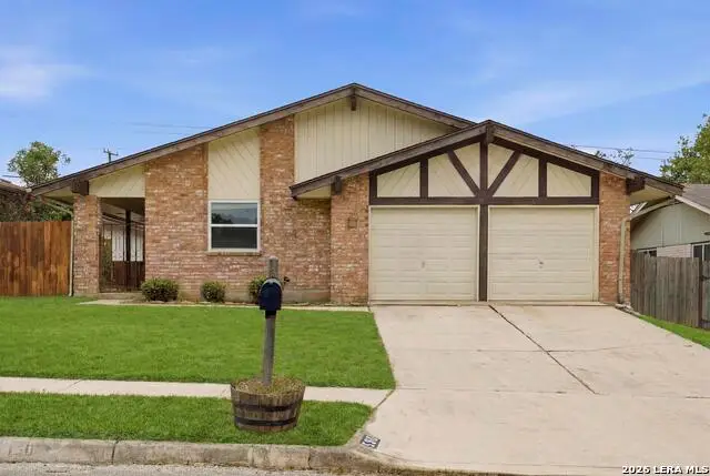 130 Bolerio Dr, Universal City, TX 78148 - #1