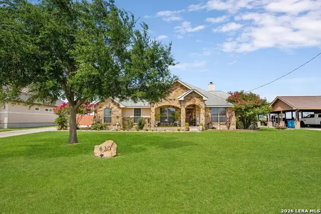 630 N Dickson St, Poth, TX 78147 - #1