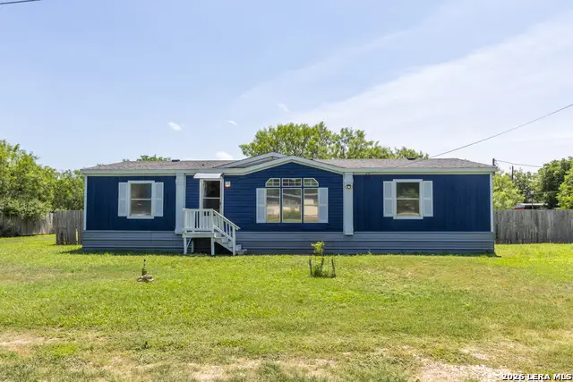 702 N 11th St, Junction, TX 76849 - #1