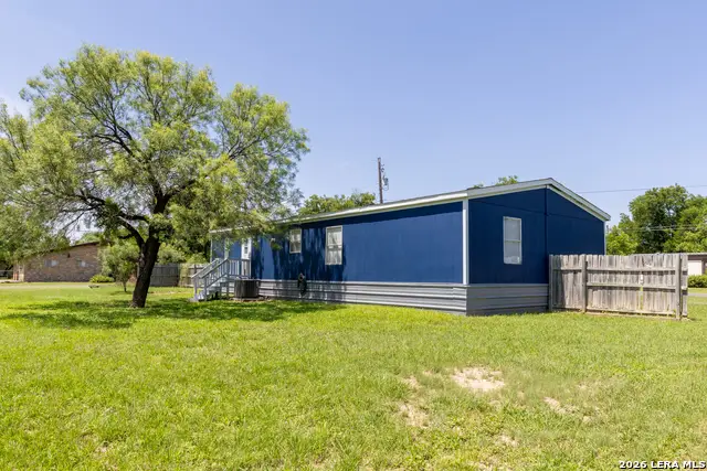702 N 11th St, Junction, TX 76849 - #2