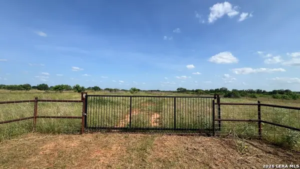 4167 County Road 136, Floresville, TX 78114