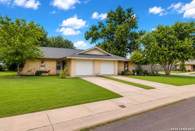 1502 Eichen Rd, New Braunfels, TX 78130 - #1