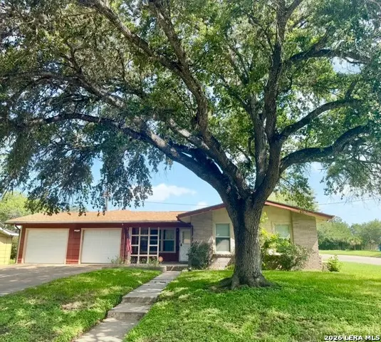 909 Toledo St, Beeville, TX 78102