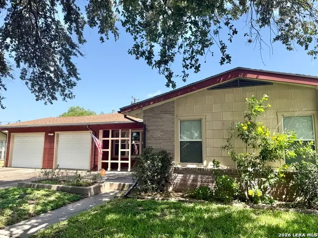 909 Toledo St, Beeville, TX 78102 - #3