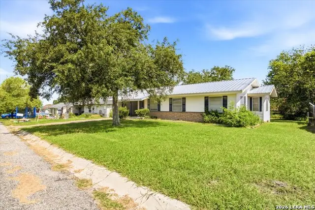 319 Hackberry St, Kenedy, TX 78119 - #3