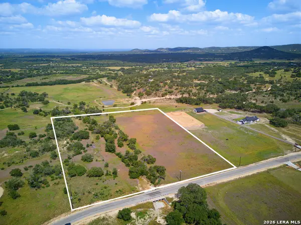 000 Winans Ranch Rd, Bandera, TX 78003