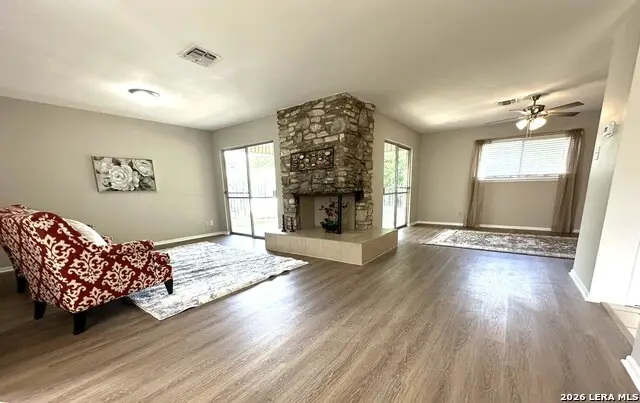 129 Cloverleaf Dr, Schertz, TX 78154 - #2