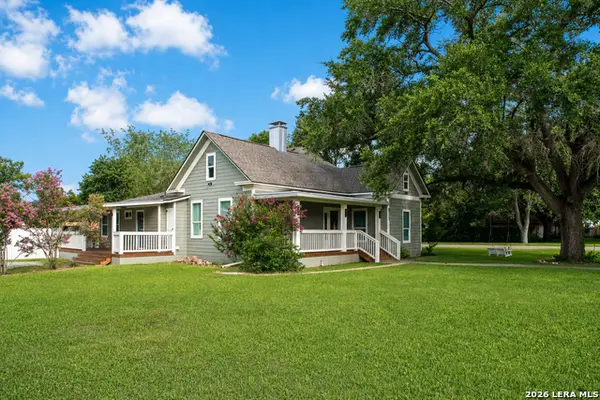 811 N Buchanan, Beeville, TX 78102
