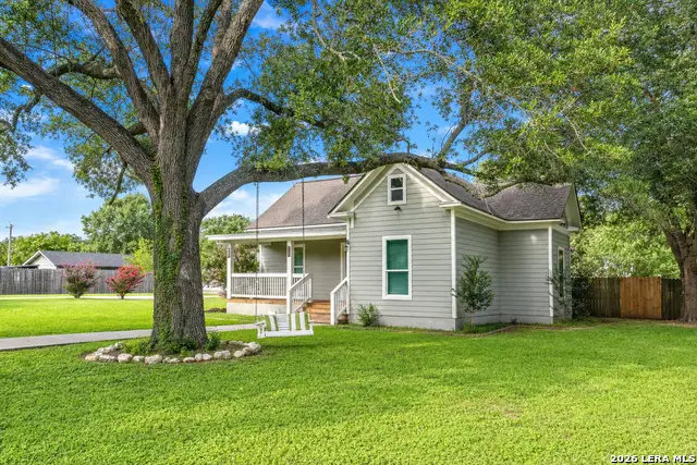 811 N Buchanan, Beeville, TX 78102 - #2